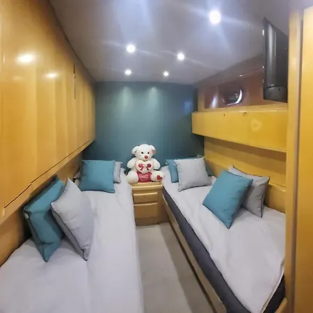 Båthotell Hebergement Yacht Cogolin